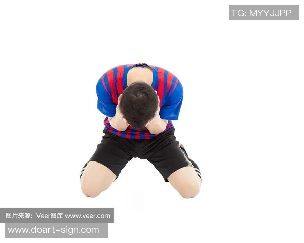 足球明星遮脸图片女神秘魅力揭晓引发热议与讨论 足球明星遮脸图片女神秘魅力揭晓引发热议与讨论