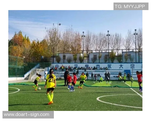 好嗨呦足球明星带你领略绿茵场上的激情与荣耀尽享精彩瞬间与球迷的热情互动 好嗨呦足球明星带你领略绿茵场上的激情与荣耀尽享精彩瞬间与球迷的热情互动