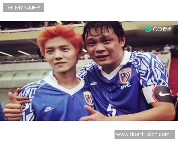 林俊杰与足球明星同框合影展现体育与音乐的完美融合瞬间 林俊杰与足球明星同框合影展现体育与音乐的完美融合瞬间